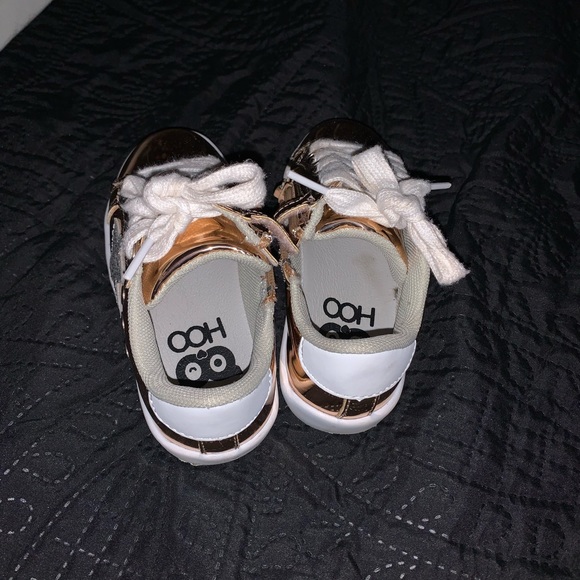 Toddler size 10 zip up shoe - Picture 2 of 4